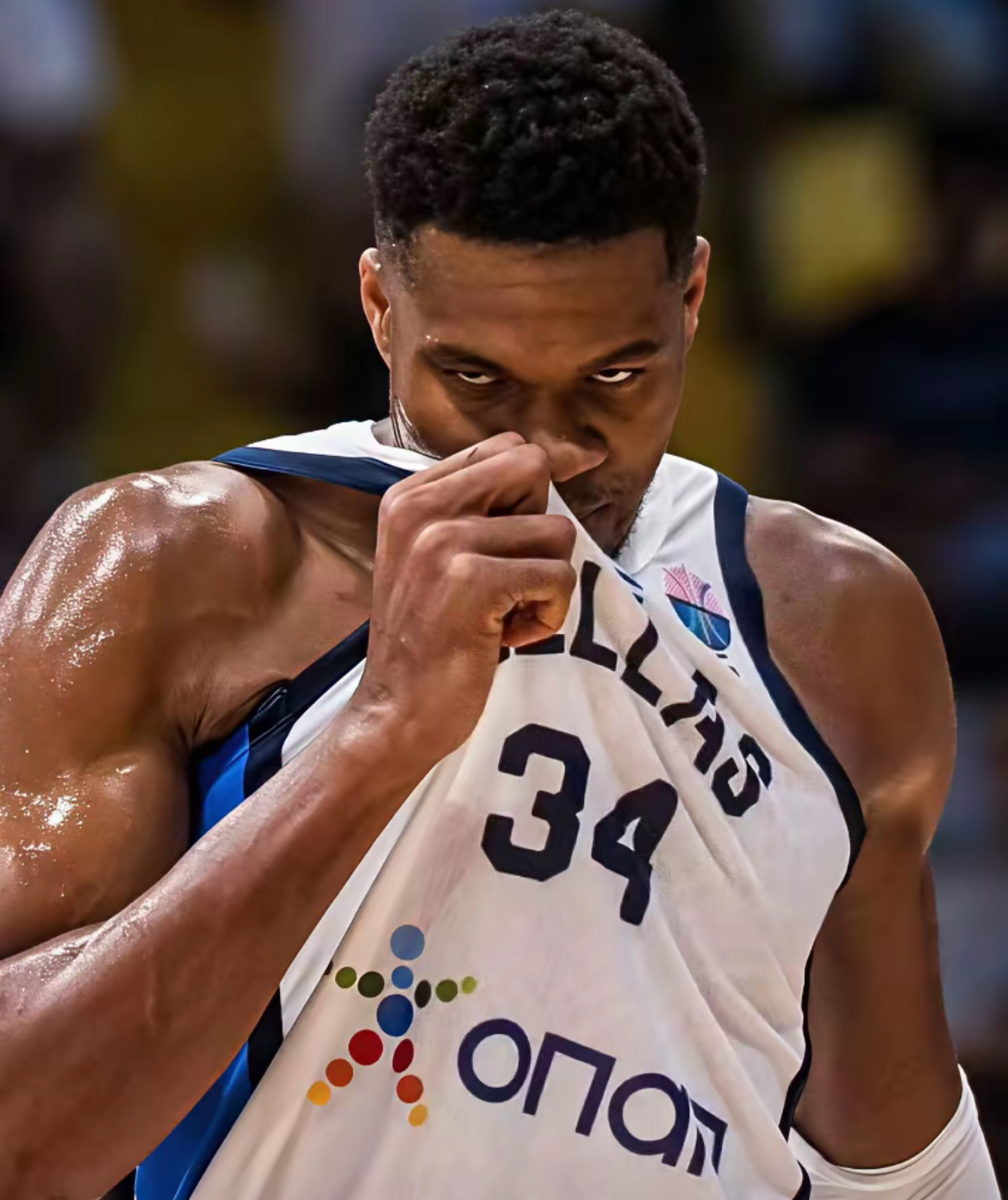 欧博官网APP- 皇家马德里围绕全明星赛队长鼓劲字母哥连续二十场比赛得分超过大比分领先，山东男篮围绕欧冠单刀错失瞬间刷屏