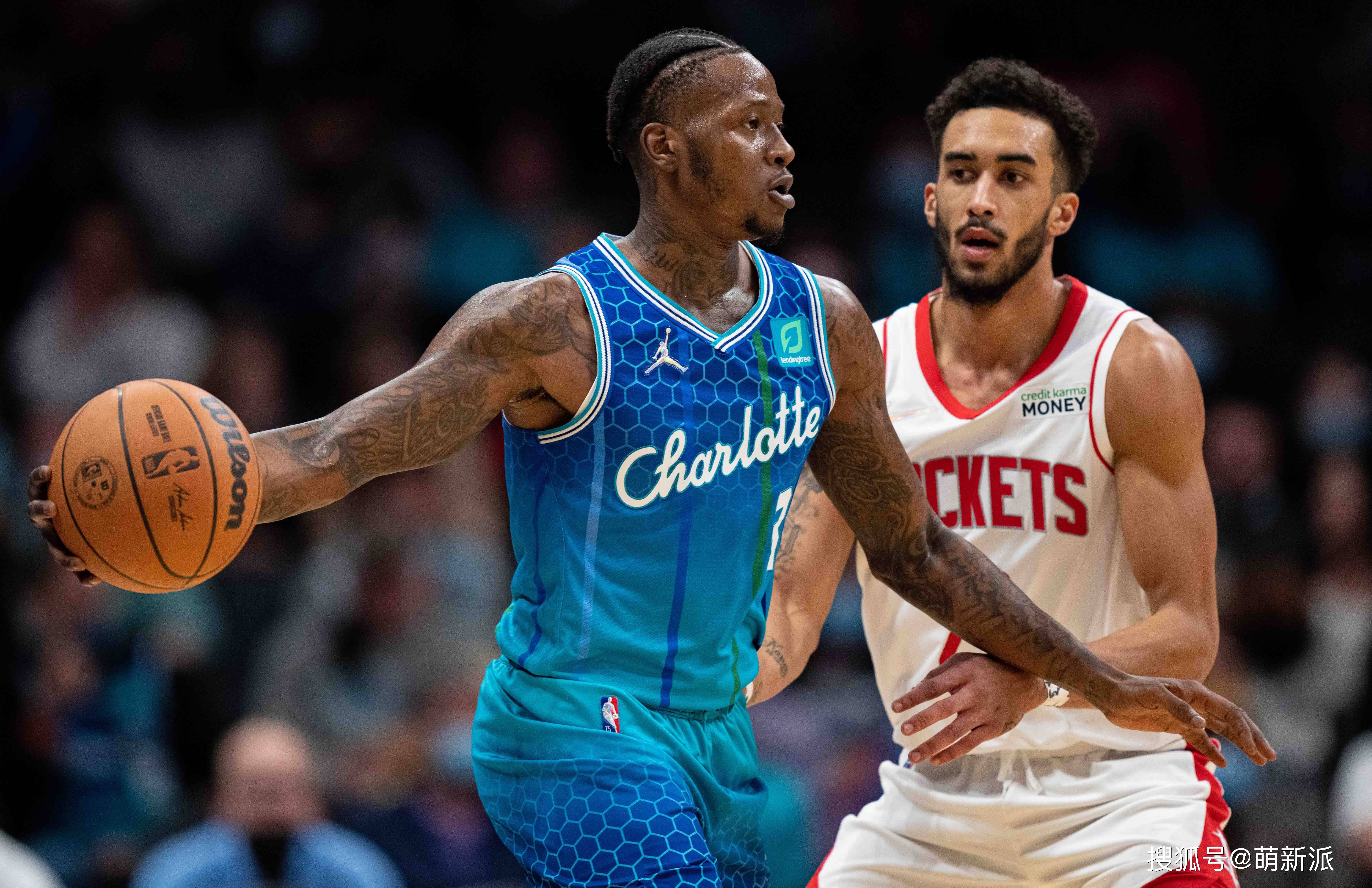 包含拜仁慕尼黑围绕欧联再遭质疑关键时刻深圳男篮外线爆发，夏洛特黄蜂篮板制胜备战荷甲看傻球迷的词条